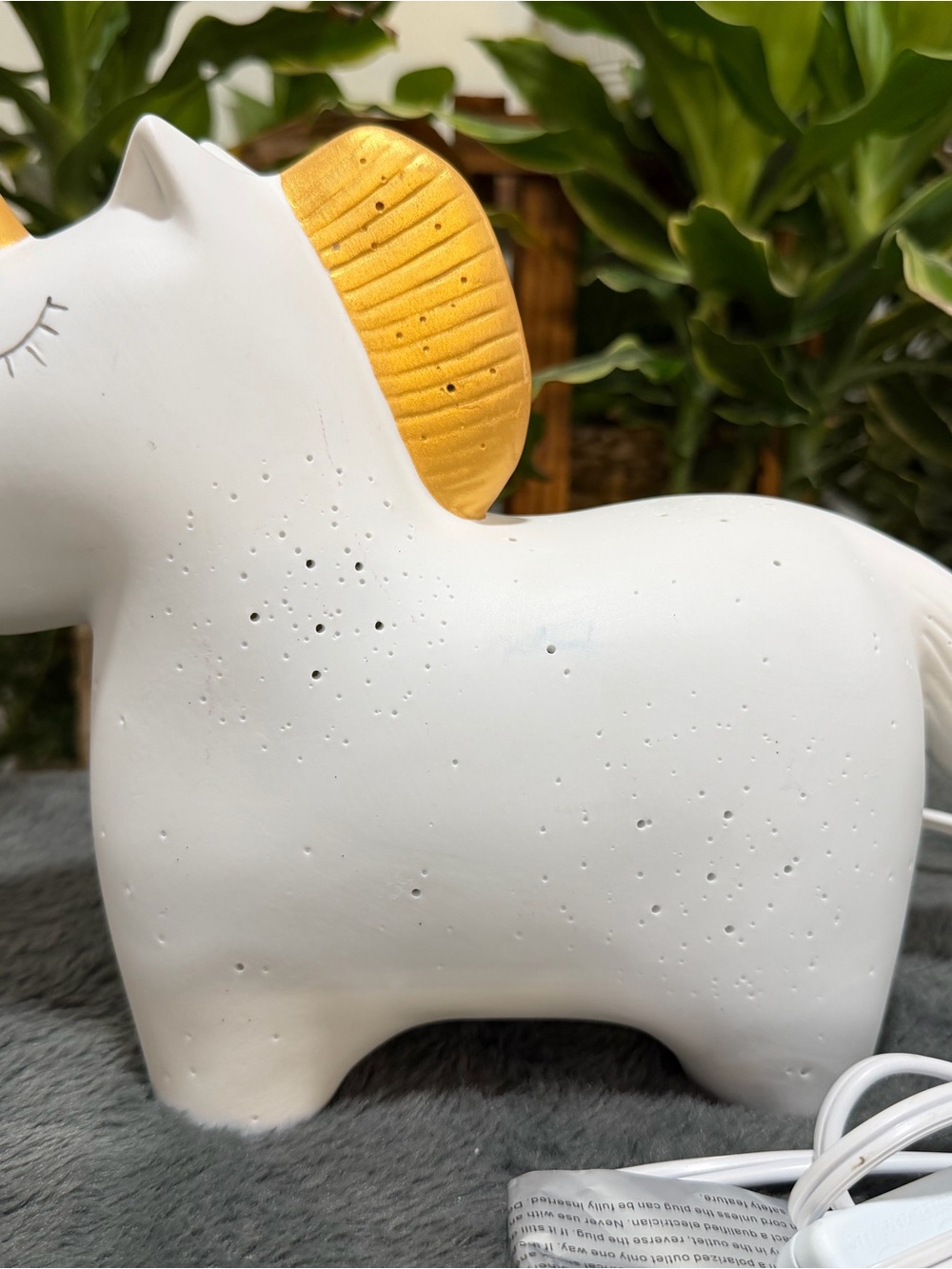 Simple Designs- Porcelain Unicorn table Lamp-SOLD OUT- - Picture 3 of 3